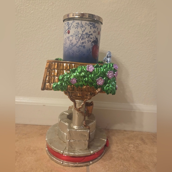 Bath & Body Works DISNEY PRINCESS 2 Snow White Wishing Well Candle Holder - Picture 6 of 10